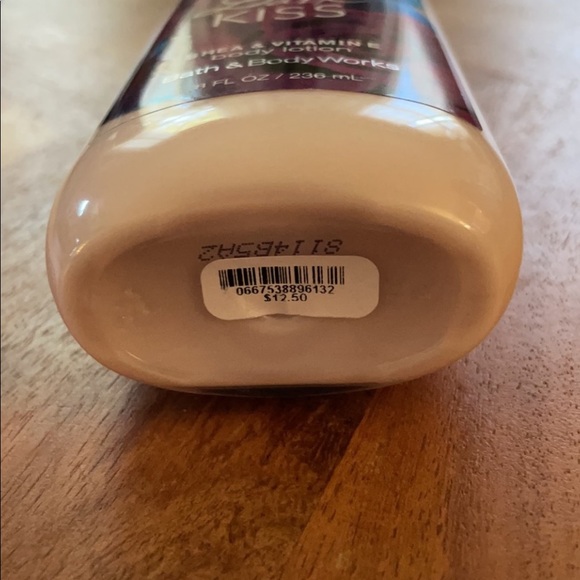 👄Dark Kiss Bath and Body Works Body Lotion👄 - Picture 6 of 6